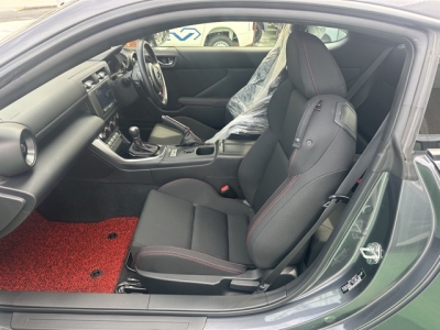 GR86の共同開発車(トヨタ)中古車 前席内装