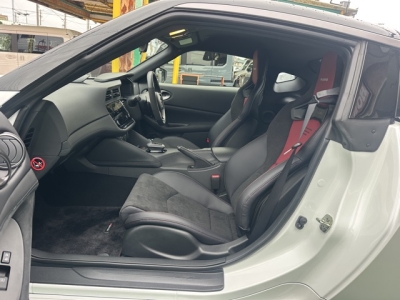 フェアレディZ(ニッサン)登録済未使用車 前席内装