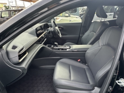 クラウンスポーツ(トヨタ)中古車 前席内装