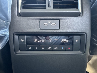 CX-80(マツダ)登録済未使用車 内外装写真他２