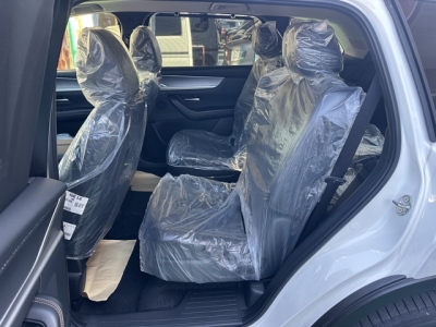 CX-80(マツダ)登録済未使用車 後席内装