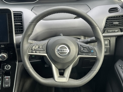 セレナ(ニッサン)中古車 内外装写真他