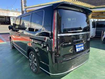 ステップワゴン(ホンダ)登録済未使用車 後方