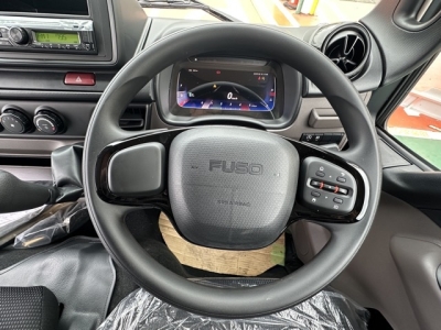 キャンター(三菱)レンタ登録済未使用車 内外装写真他２