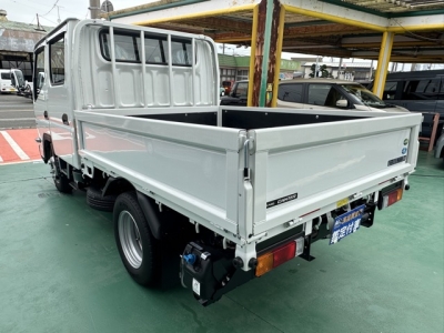 キャンター(三菱)レンタ登録済未使用車 後方