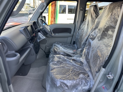 エブリイバン(スズキ)届出済未使用車 前席内装