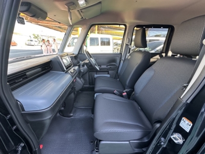 スペーシアベース(スズキ)中古車 前席内装