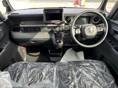 新型N-BOX(ホンダ)届出済未使用車 内外装写真