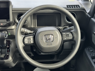 新型N-BOX(ホンダ)届出済未使用車 内外装写真他