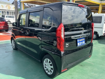 N-BOX(ホンダ)中古車 後方