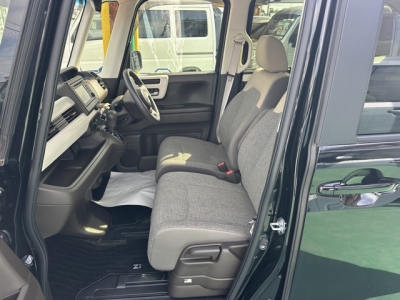 N-BOX(ホンダ)中古車 前席内装