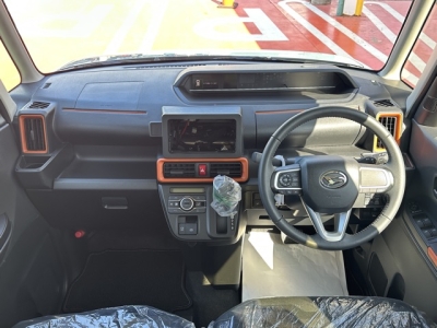 タントファンクロス(ダイハツ)中古車 後席から見た前席