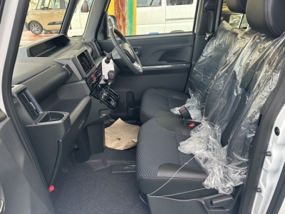 タントカスタム(ダイハツ)届出済未使用車 前席内装