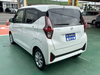 デイズ(ニッサン)ディーラ-試乗車 後方