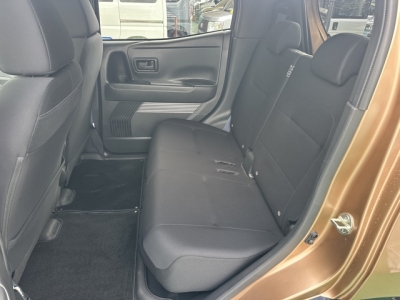 サクラ(ニッサン)中古車 後席内装