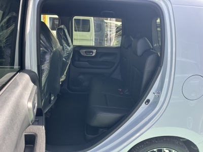 N-WGN(ホンダ)届出済未使用車 後席内装