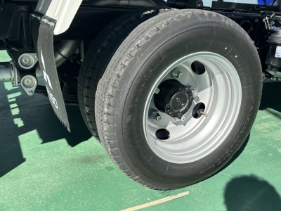 キャンター(三菱)登録済未使用車 内外装写真他２