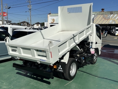 キャンター(三菱)登録済未使用車 内外装写真他