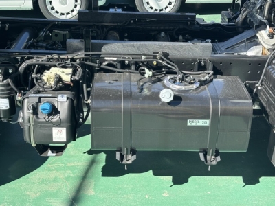 キャンター(三菱)登録済未使用車 内外装写真他１