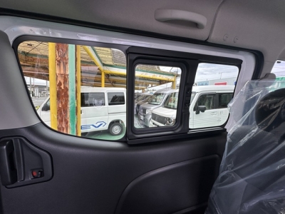 キャラバン(ニッサン)登録済未使用車 内外装写真他１