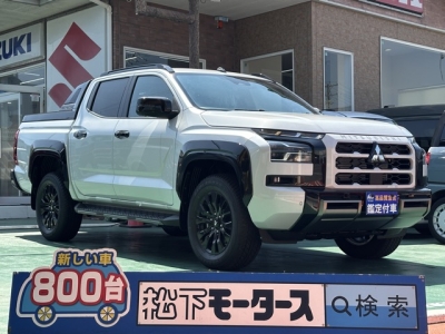 トライトン(三菱)登録済未使用車 全体