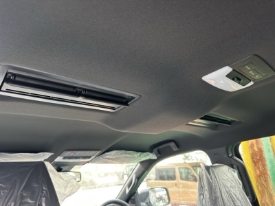 トライトン(三菱)登録済未使用車 内外装写真