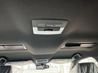 トライトン(三菱)登録済未使用車 内外装写真他１