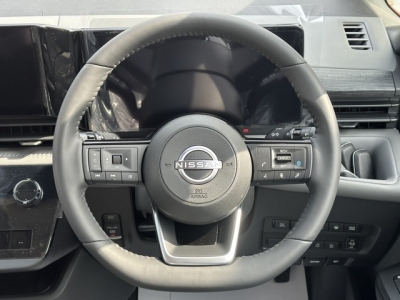 セレナ(ニッサン)登録済未使用車 内外装写真他