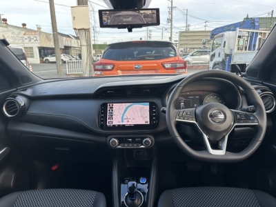 キックス(ニッサン)中古車 内外装写真