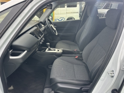 フィット(ホンダ)中古車 前席内装