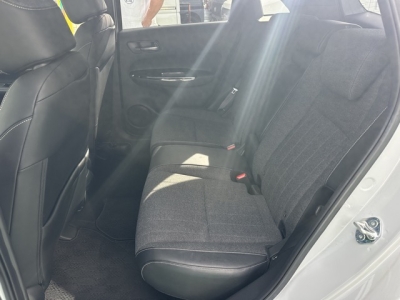 フィット(ホンダ)中古車 後席内装