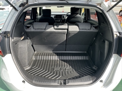 フィット(ホンダ)中古車 内外装写真他