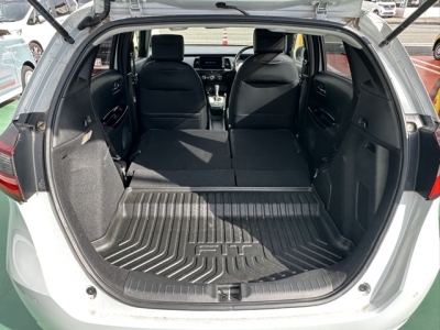 フィット(ホンダ)中古車 内外装写真他1