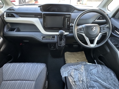 新型ソリオ(スズキ)登録済未使用車 内外装写真他