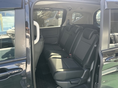 フリード+(ホンダ)中古車 後席内装