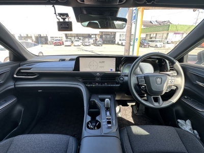 クラウンクロスオーバー(トヨタ)レンタＵＰ 後席から見た前席