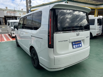 ステップワゴン(ホンダ)登録済未使用車 後方