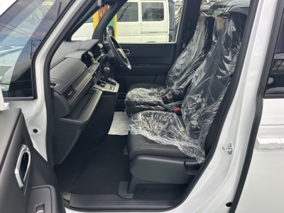 ステップワゴン(ホンダ)登録済未使用車 前席内装