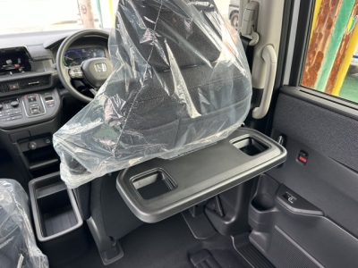 ステップワゴン(ホンダ)登録済未使用車 内外装写真他2