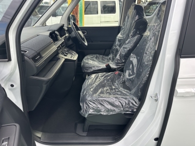 ステップワゴン(ホンダ)登録済未使用車 前席内装