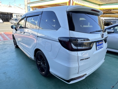 オデッセイ(ホンダ)中古車 後方