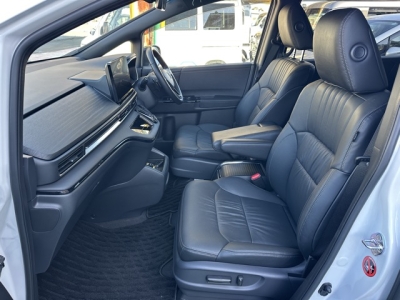 オデッセイ(ホンダ)中古車 前席内装