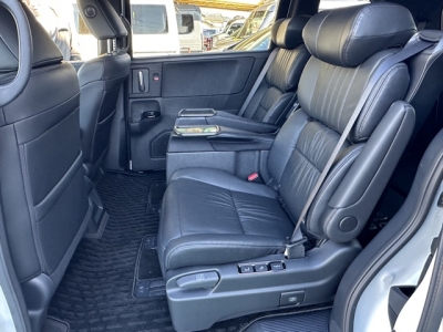 オデッセイ(ホンダ)中古車 後席内装