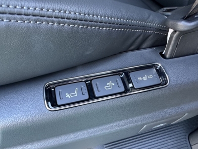 オデッセイ(ホンダ)中古車 後席から見た前席