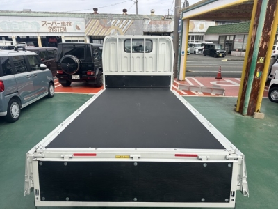 キャンター(三菱)登録済未使用車 内外装写真他2