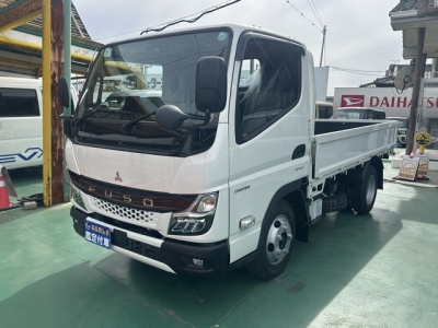 キャンター(三菱)登録済未使用車 前方