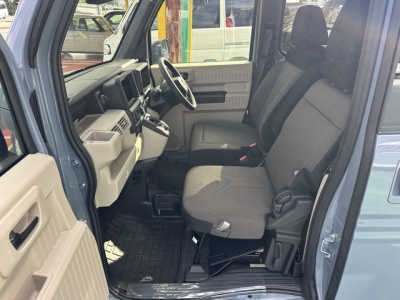 N-VAN e(ホンダ)届出済未使用車 前席内装