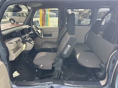 N-VAN e(ホンダ)届出済未使用車 後席内装