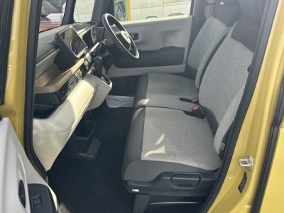 新型N-BOX(ホンダ)中古車 前席内装