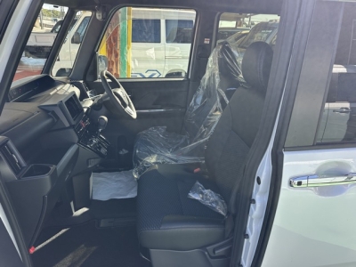 タントカスタム(ダイハツ)中古車 後席内装